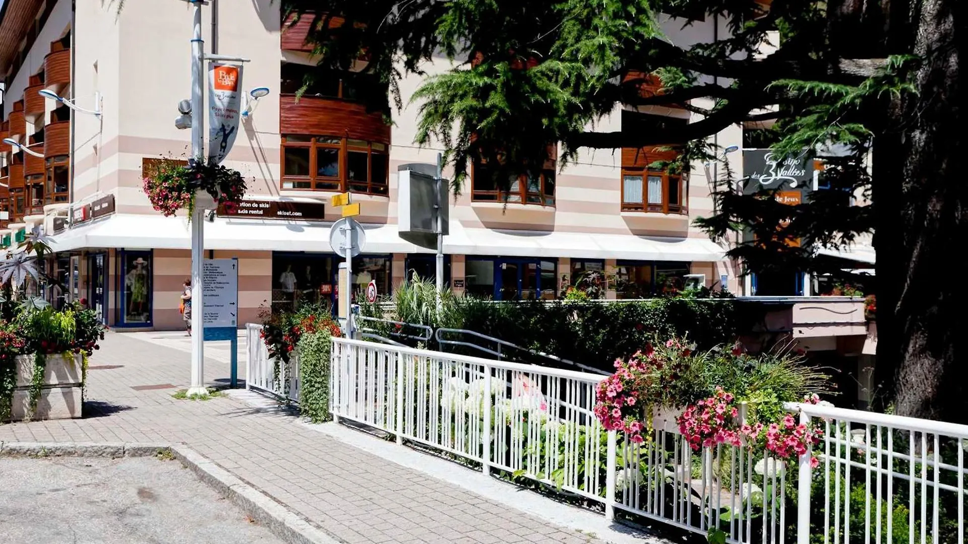 Studio Renove 2* Pour 4 Personnes - Centre De Brides-Les-Bains Avec Parking Et Wifi - Fr-1-512-167 Apartment
