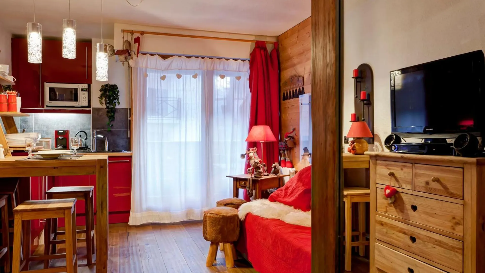 Apartment Studio Renove 2* Pour 4 Personnes - Centre De Brides-Les-Bains Avec Parking Et Wifi - Fr-1-512-167